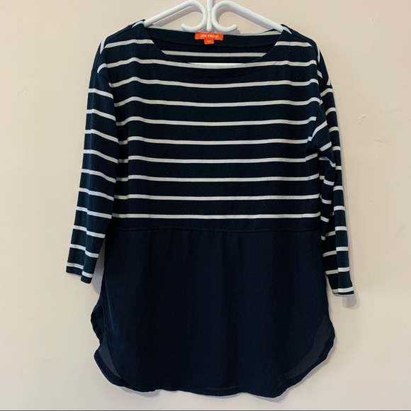 🧡3/$30 Joe Fresh Navy Blue Striped Top in Medium - Picture 1 of 5